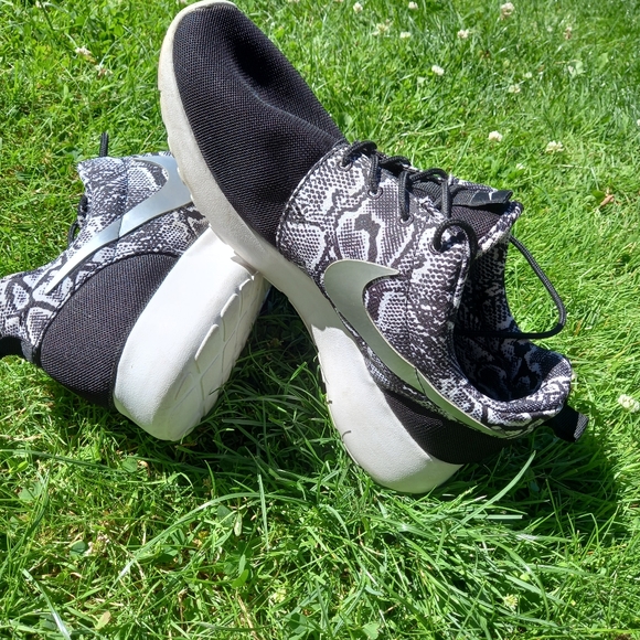Nike Roshe Run Trails (Snakeskin) - Picture 3 of 6